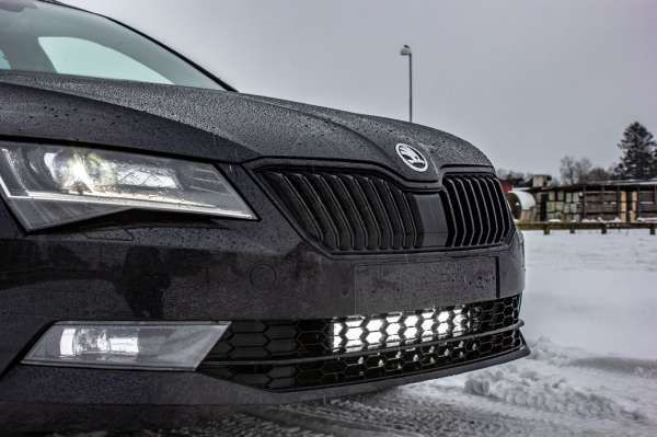 Skoda Superb 2016-2019 Modelltilpasset LED-bar pakke