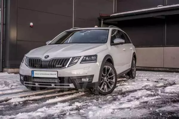 Skoda Octavia LED-bar modelltilpasset sett - Skoda - 8020100241 - 1