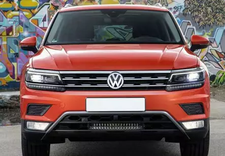 Volkswagen Tiguan 2016- DSM LED-bar sett, i grille - Volkswagen - 8020100262 - 1