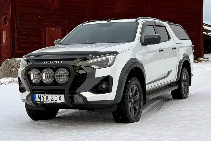 X-RACK Isuzu D-Max 25- ekstralysfeste (frontbøyle) for 3 lamper - Frontbøyler til Varebil & Pick-up - 8020120932 - 1