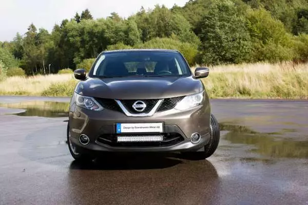 Nissan Qashqai LED-bar modelltilpasset sett - Nissan - 8020100235 - 1